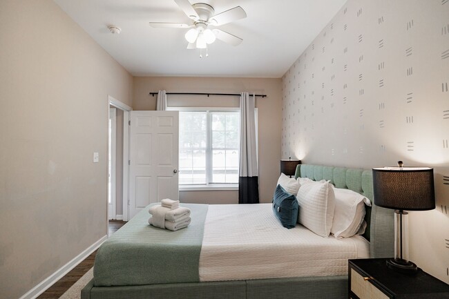 Building Photo - PRE LEASING!! AVAILABLE AUGUST 15TH 2025!!...