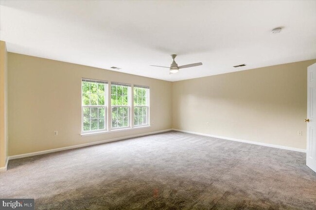 Building Photo - 240 Davis St