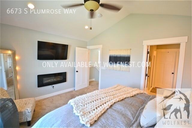 Building Photo - No Deposit Option! Ravishing 3 Bedroom Tay...