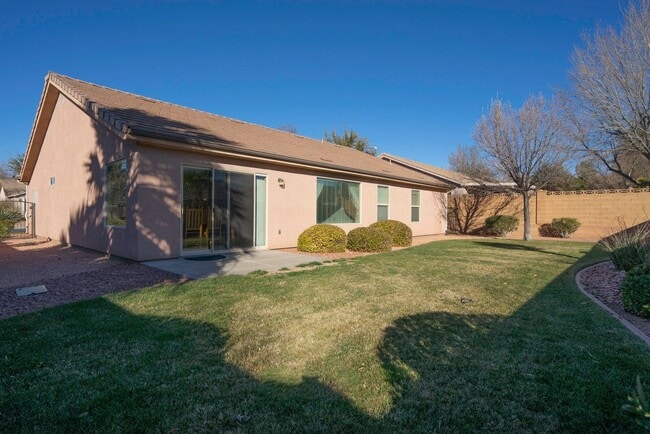 Building Photo - Beautiful 3 Bedroom Home Near Snow Canyon Parkway