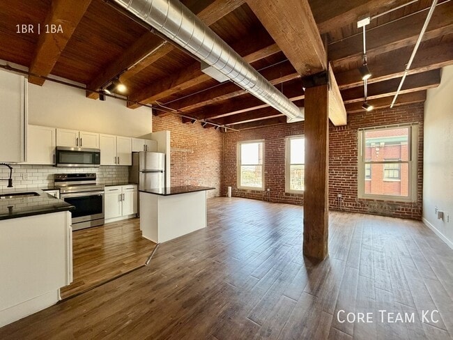 Building Photo - 204 Walnut St