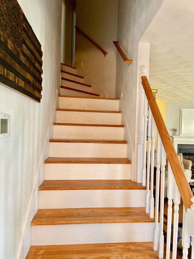 Building Photo - 3BD/2.5BA Home in Chicks Beach with Garage...