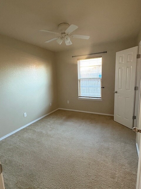 Building Photo - 307 Aries Dr