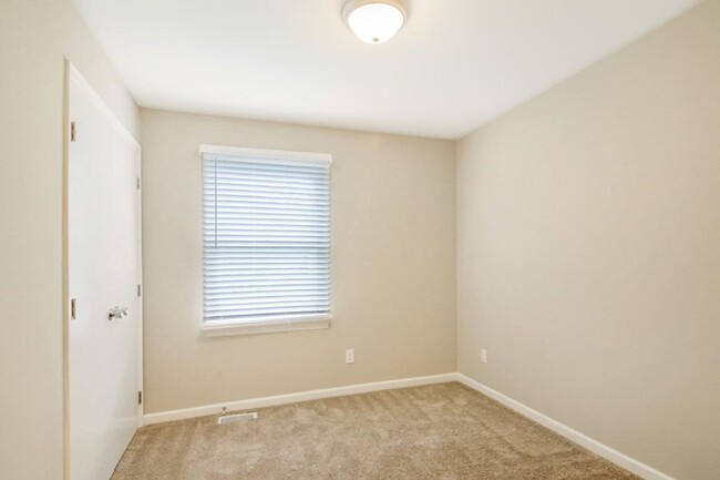 Building Photo - 2908 Buckthorne Ct