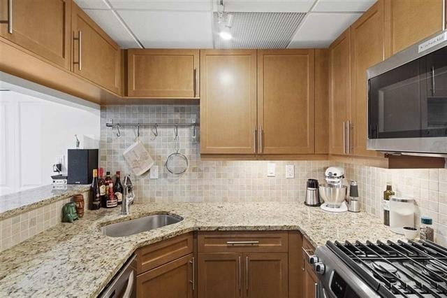 Building Photo - 357 Varick St