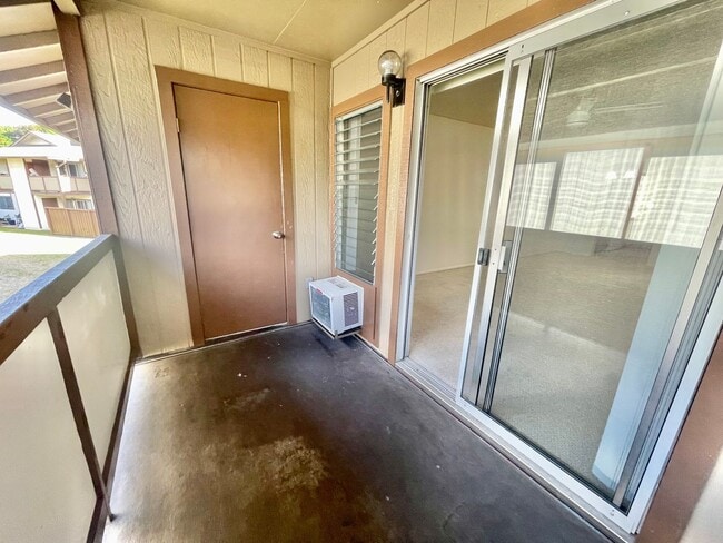 Building Photo - 2 Bed, 2 Bath Townhouse in Salt Lake near Stadium Mall & Rail Station!