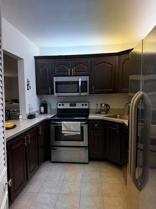Building Photo - 307 Knotty Pine Cir