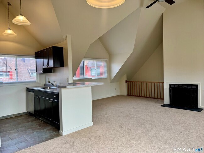 Building Photo - 112 Montoya Dr