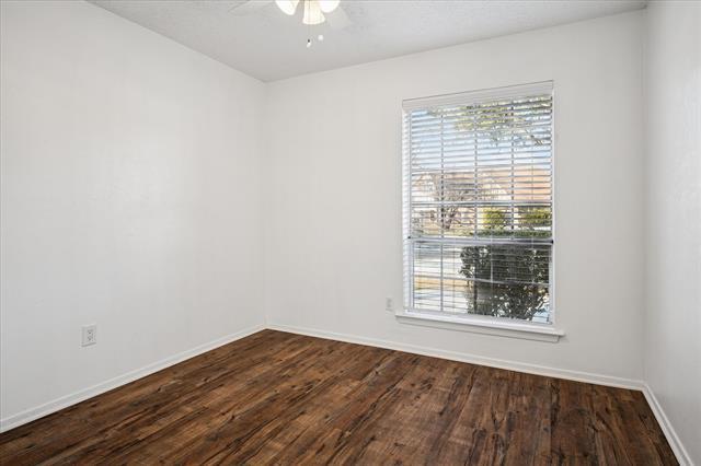 Building Photo - 2804 Royal Oaks Dr