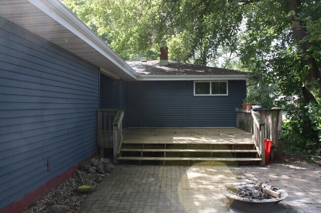 Building Photo - 3 Bedroom Ranch in Appleton