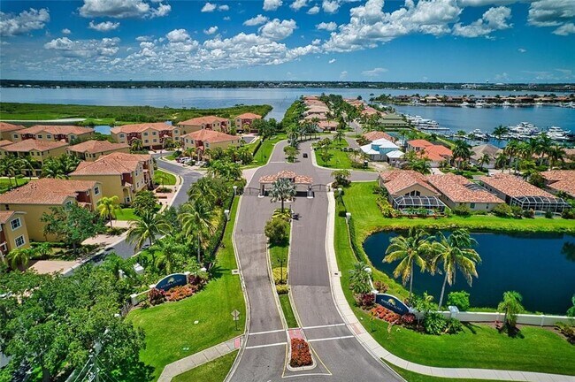 Building Photo - 307 9th Ave E