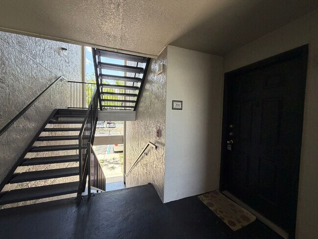 Building Photo - Condo for rent on SANDLAKE PRIVATE RESIDENCES