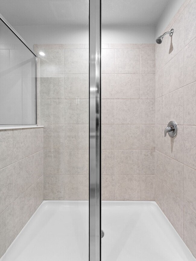 Building Photo - Stunning, 3-bedroom, 2.5-bath, townhome located in the highly desirable GATED resort community of...