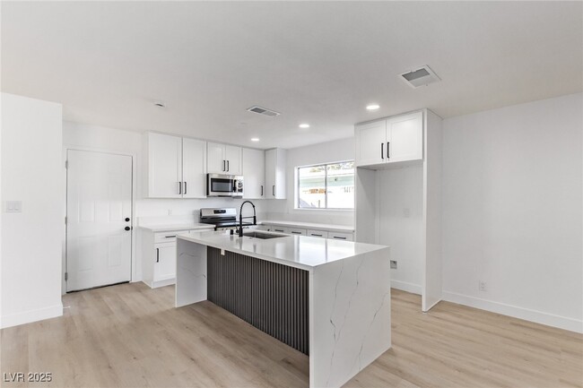 Building Photo - 2368 Winterwood Blvd