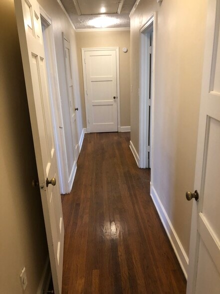 Hallway to Bedrooms - 1623 Ivy St