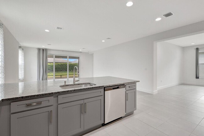 Building Photo - 13382 SW Ibis Shores Rd