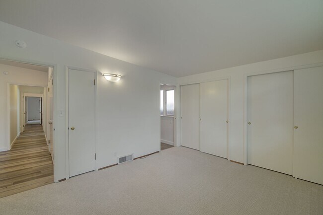 Building Photo - 4Bd/1.75Ba Seattle House