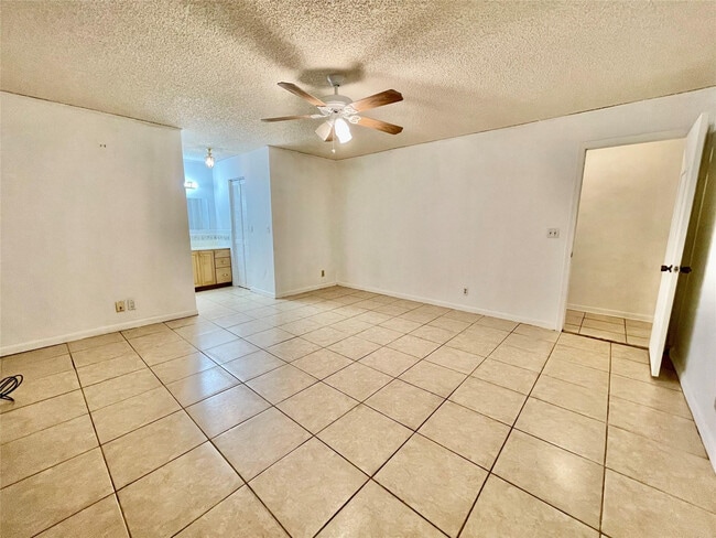 Building Photo - 9133 NW 48th St