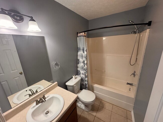 Building Photo - Beautiful Home For Rent in Arab