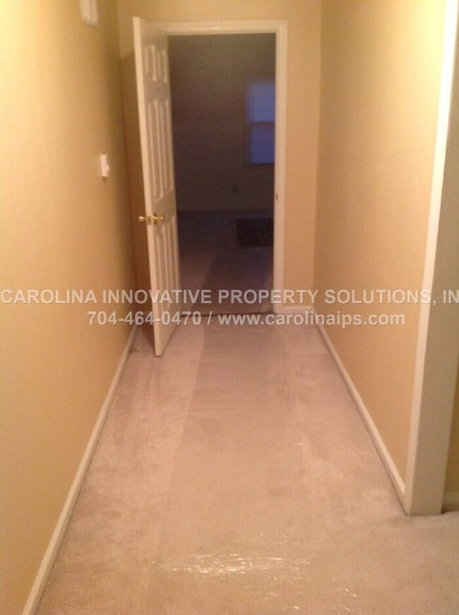 Building Photo - 4535 Dawnwood Dr