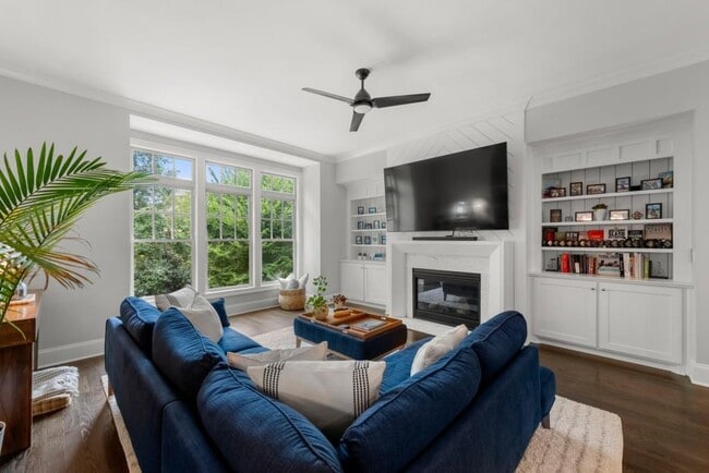 Building Photo - 2045 Bellrick Rd NW