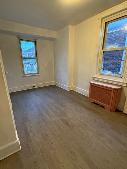 Building Photo - 17 Farragut St