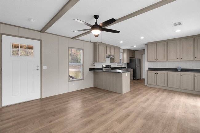 Building Photo - 1300 Campbell Acres Rd