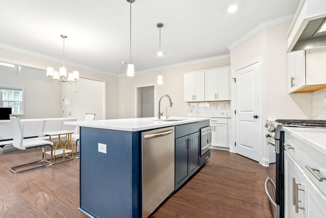 Building Photo - 826 Clear Spring Dr