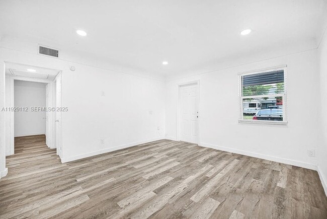 Building Photo - 4109 SW 23rd St