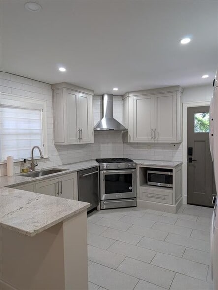 Building Photo - 2079 Northside Dr NW