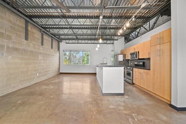 Building Photo - 4801 S Congress Ave