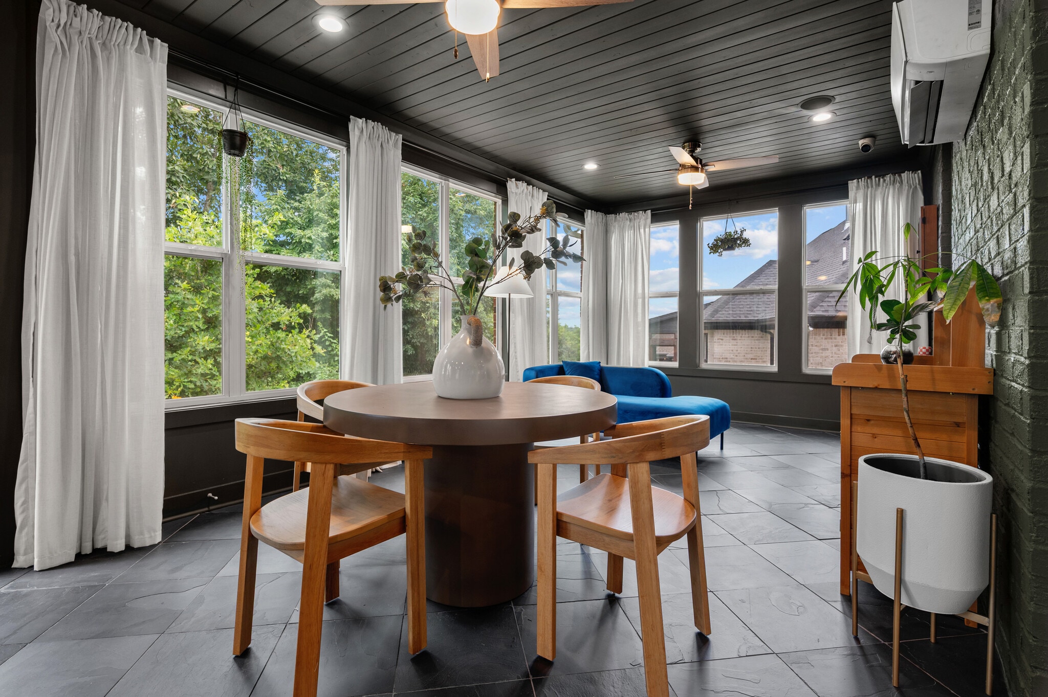 Building Photo - 1136 Secretariat Dr