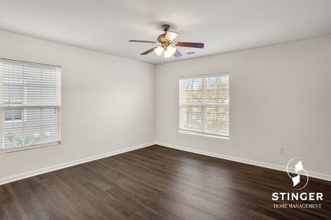 Building Photo - 98 Shadow Moss Dr