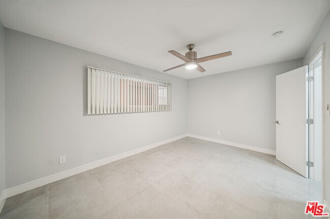 Building Photo - 7545 Hampton Ave