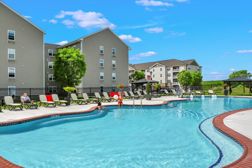 Primary Photo - Apollo Point Apartments