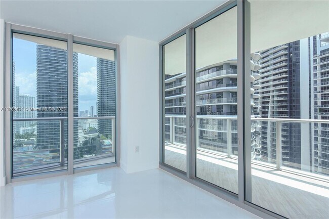 Building Photo - 1100 S Miami Ave