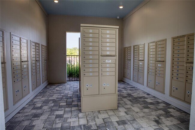 Building Photo - 3337 VERSARA Dr