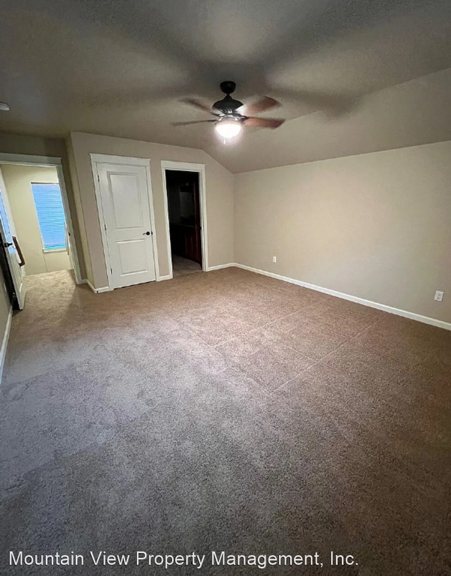 Building Photo - 3 br, 3 bath House - 2895 SW Yew Park Lane