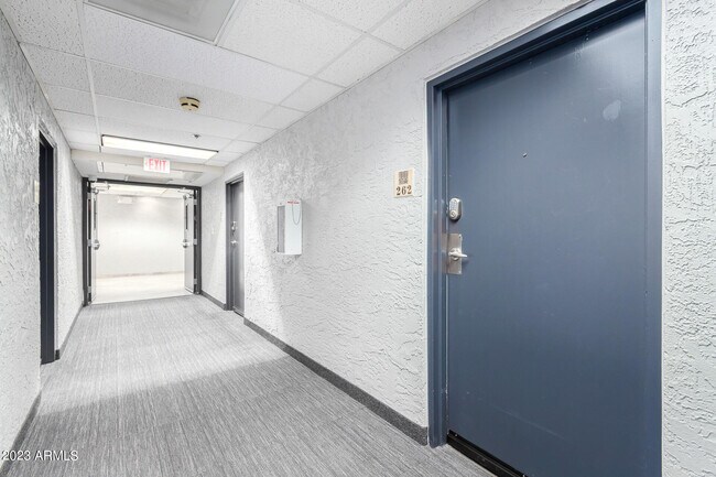 Building Photo - 7350 N Pima Rd