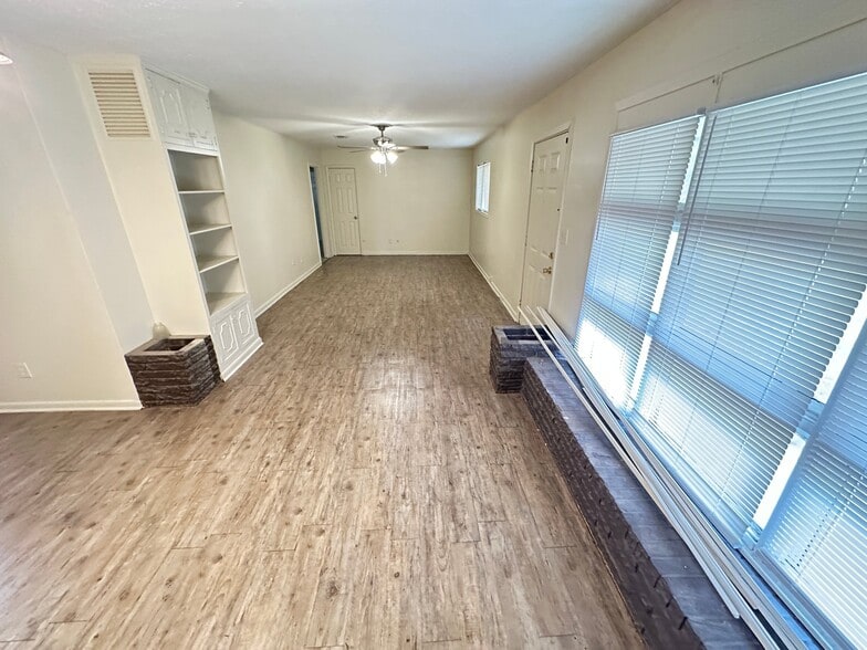 Building Photo - 103 Sykes Park Cir