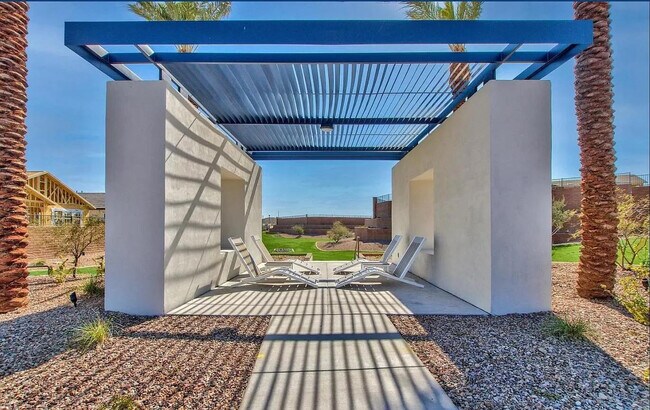 Building Photo - 820 E Ashurst Dr