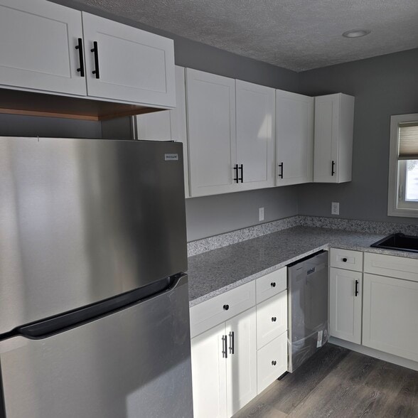 kitchen - 3823 Leeside Ln