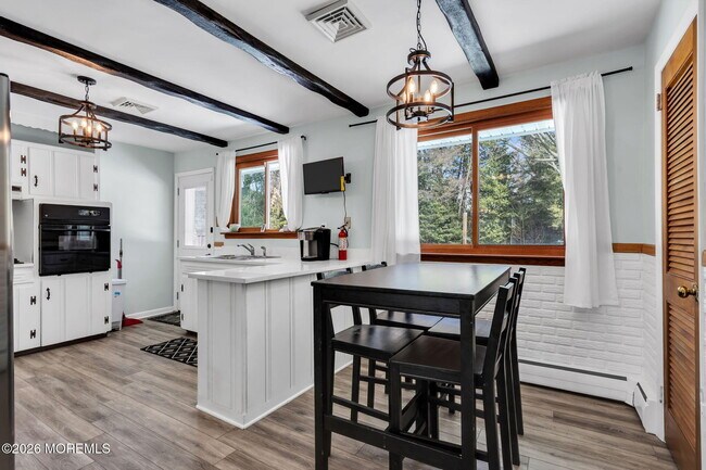 Building Photo - 46 Sunset Ave