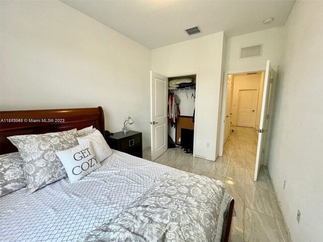 Building Photo - 3 br, 2.5 bath House - 4037 NW 11th Pl