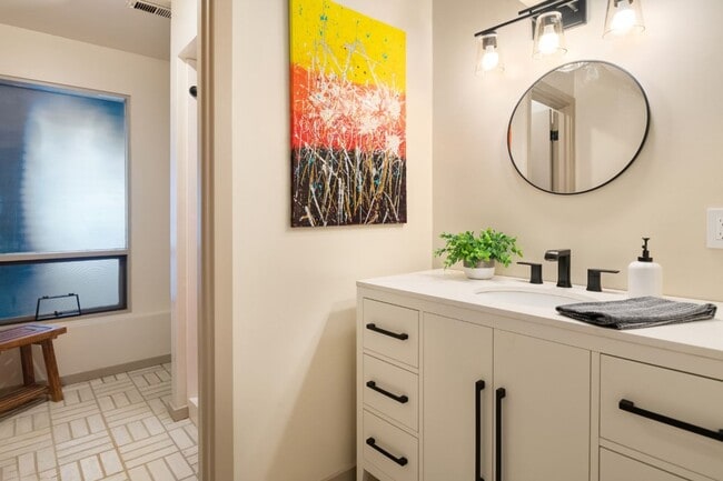Building Photo - 3Bd/3.5Ba Mercer Island House