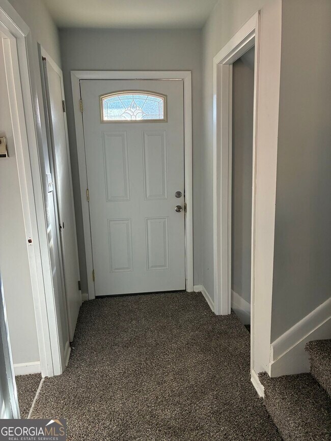 Building Photo - 3992 Maplewood Dr