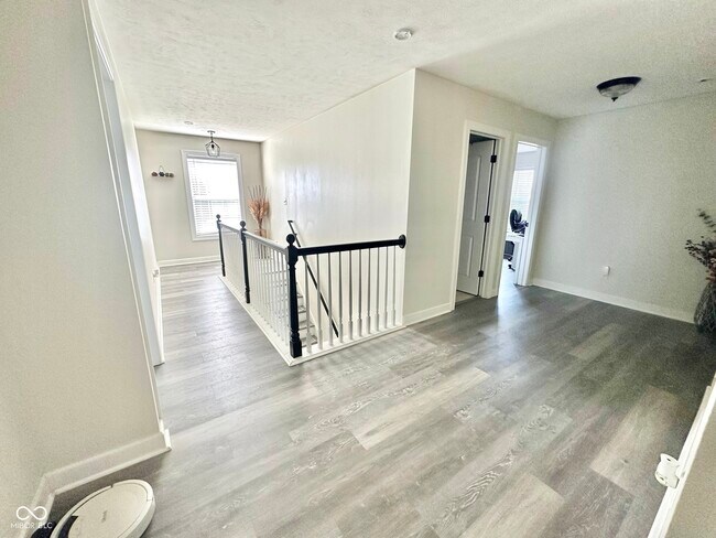Building Photo - 3517 White Cliff Way