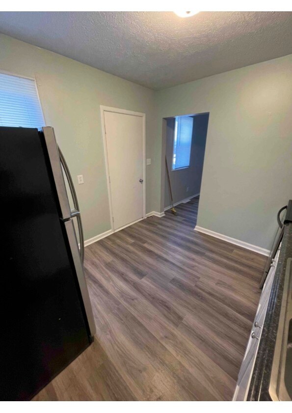 Building Photo - 576 High St NE