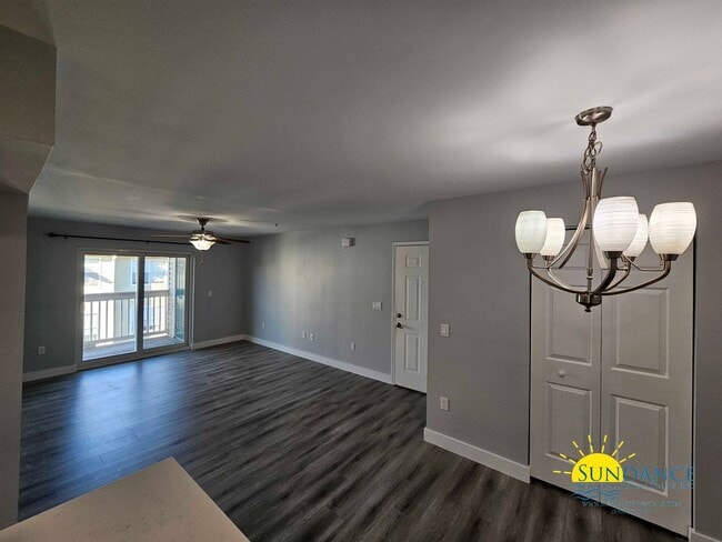 Building Photo - Fully Renovated 2 Bedroom Unit in Destin!