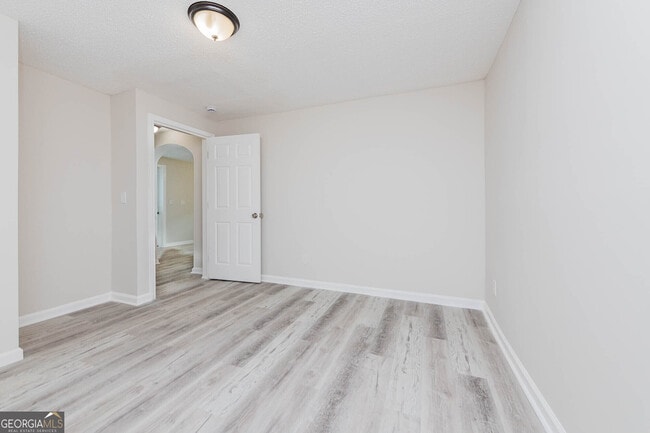 Building Photo - 3584 Log Cabin Dr